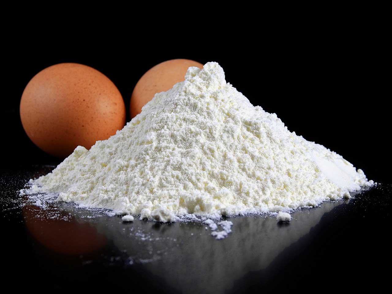 Egg white powder