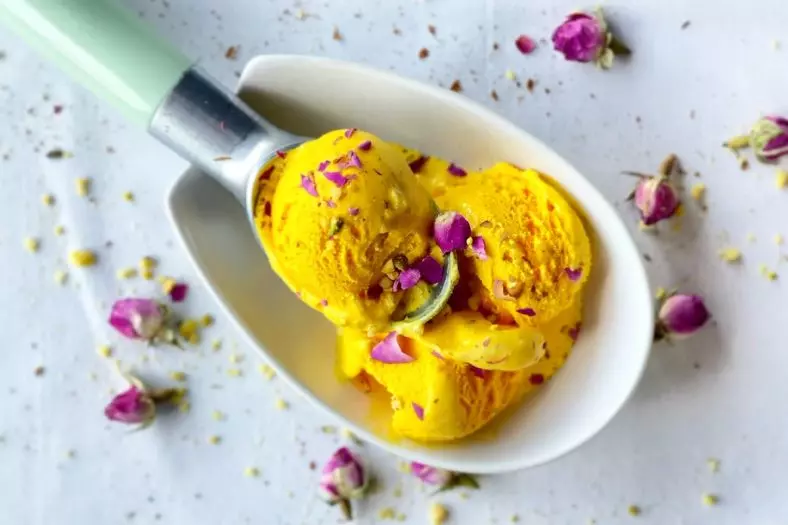 پودر بستنی زعفرانی